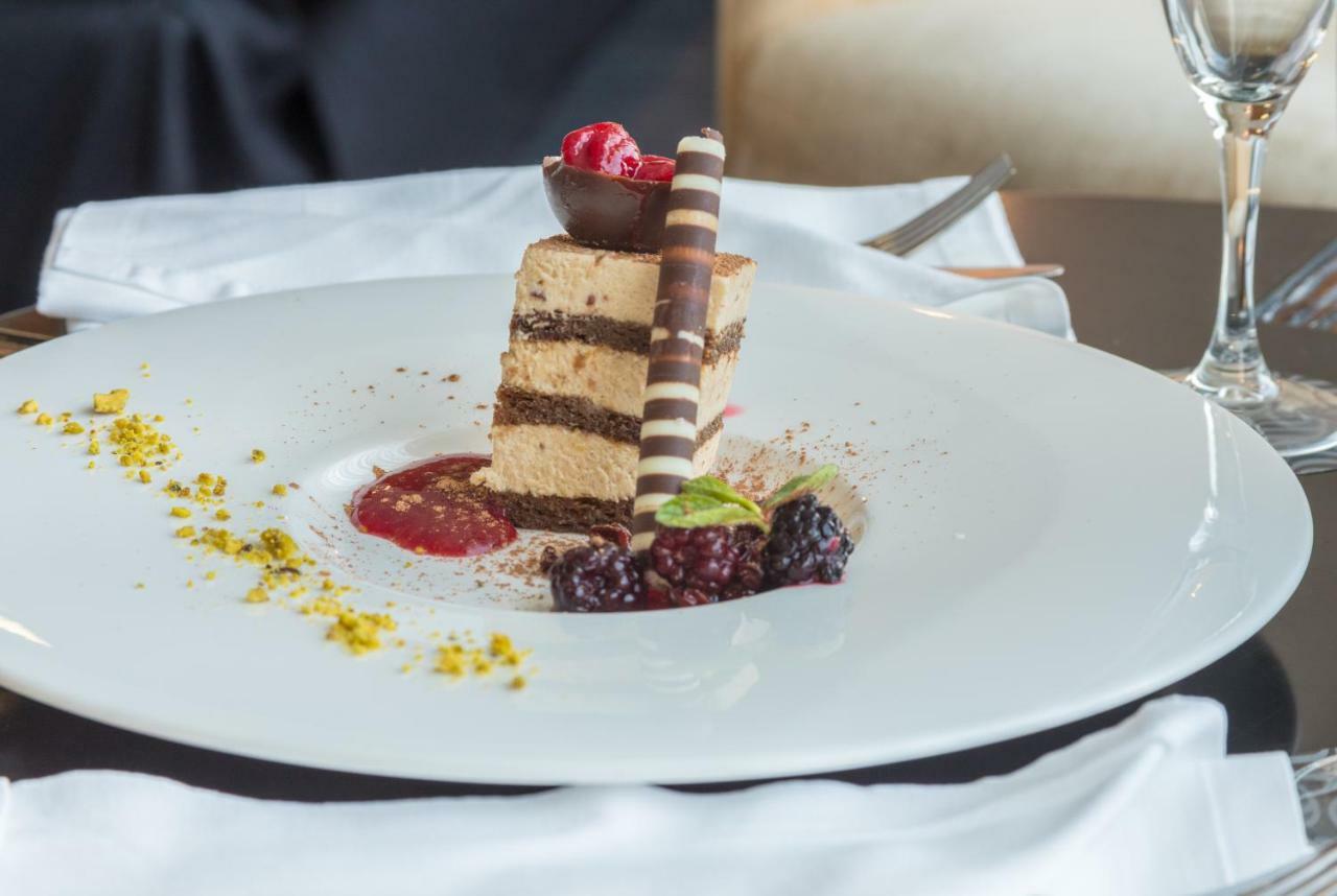 Mds Hotel Concepción Eksteriør billede A dessert