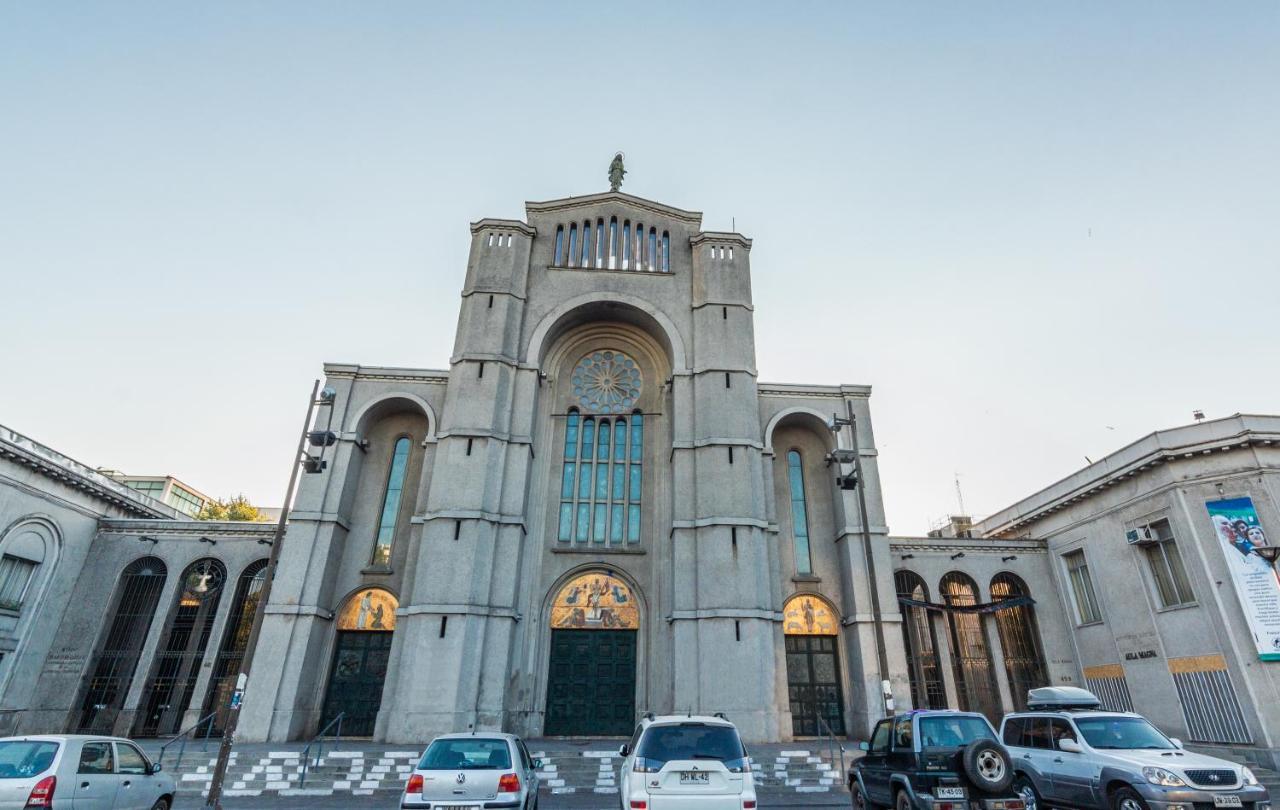Mds Hotel Concepción Eksteriør billede The Manila Cathedral